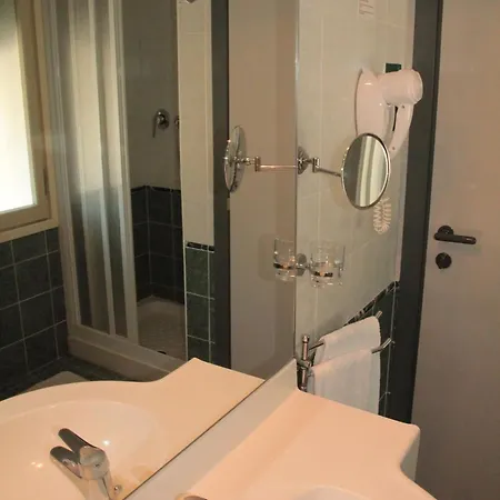 Hotell Palm 3*