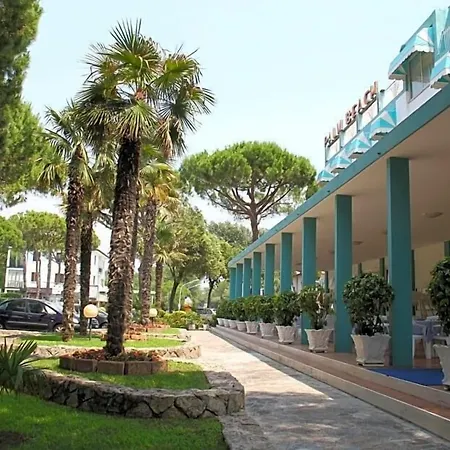 Palm Hotel